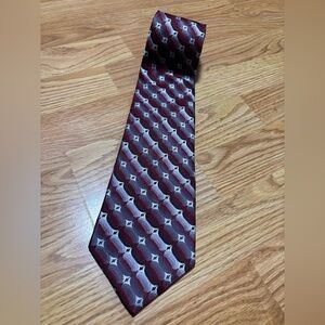 Elegant Burgundy Geometric Tie 100% silk